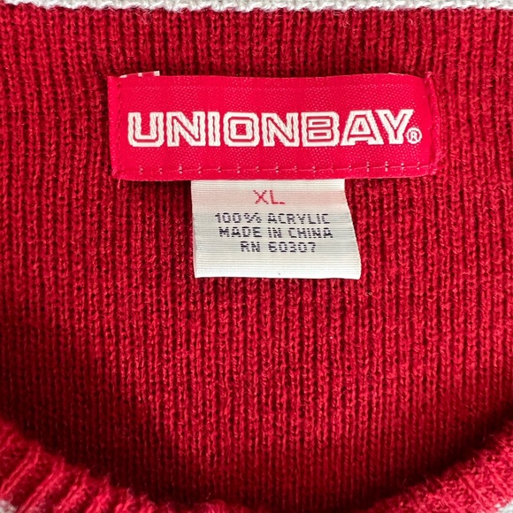 Men’s UnionBay brick red v neck sweater. Size XL - Picture 3 of 4
